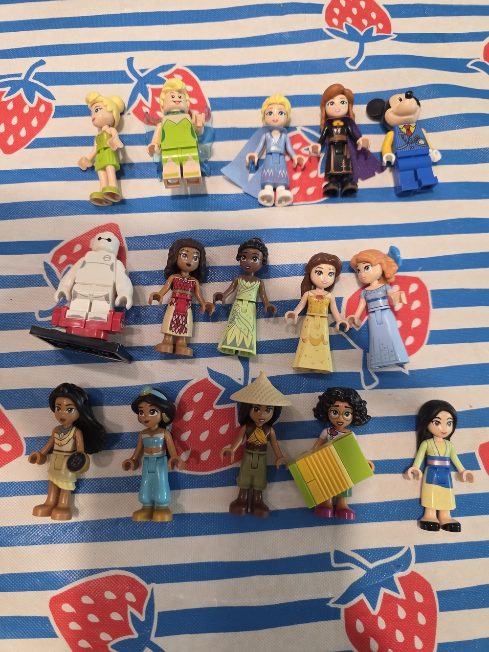 LEGO Disney Princess and Friends Mini Figure Lot Of 15 And LEGO Case